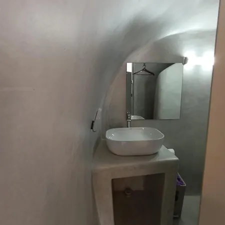 Comfort Fira (Santorini)